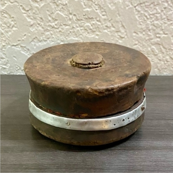 Vintage  Round  Wood Box - Picture 1 of 5